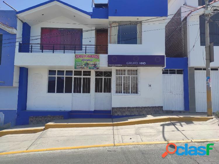 Se vende AMPLIA casa en Cayma en la avenida San Martin