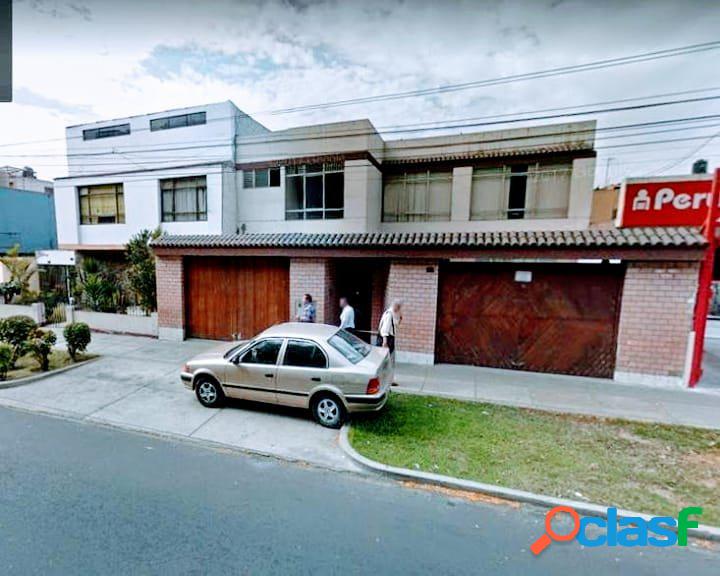VENDO AMPLIA CASA 442 M2 7 PISOS SAN ISIDRO