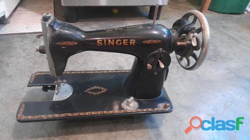 Maquina de coser singer antigua