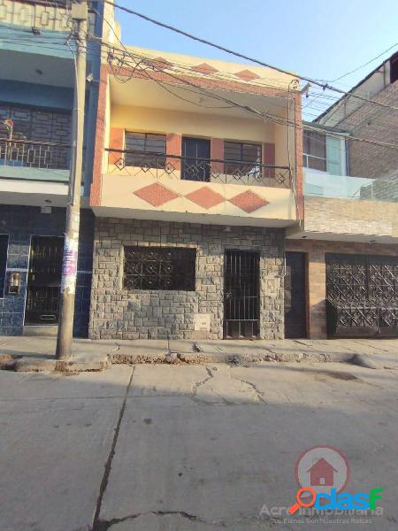 Vendo casa de 2 pisos de 125 m2 de área de terreno - San